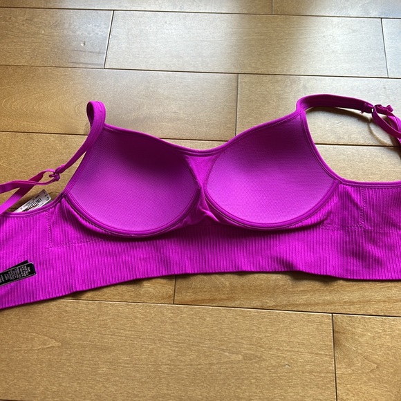 NWT Victoria Secret Sports Bra - Picture 6 of 7